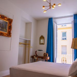 Kamer met een Queen Size Bed